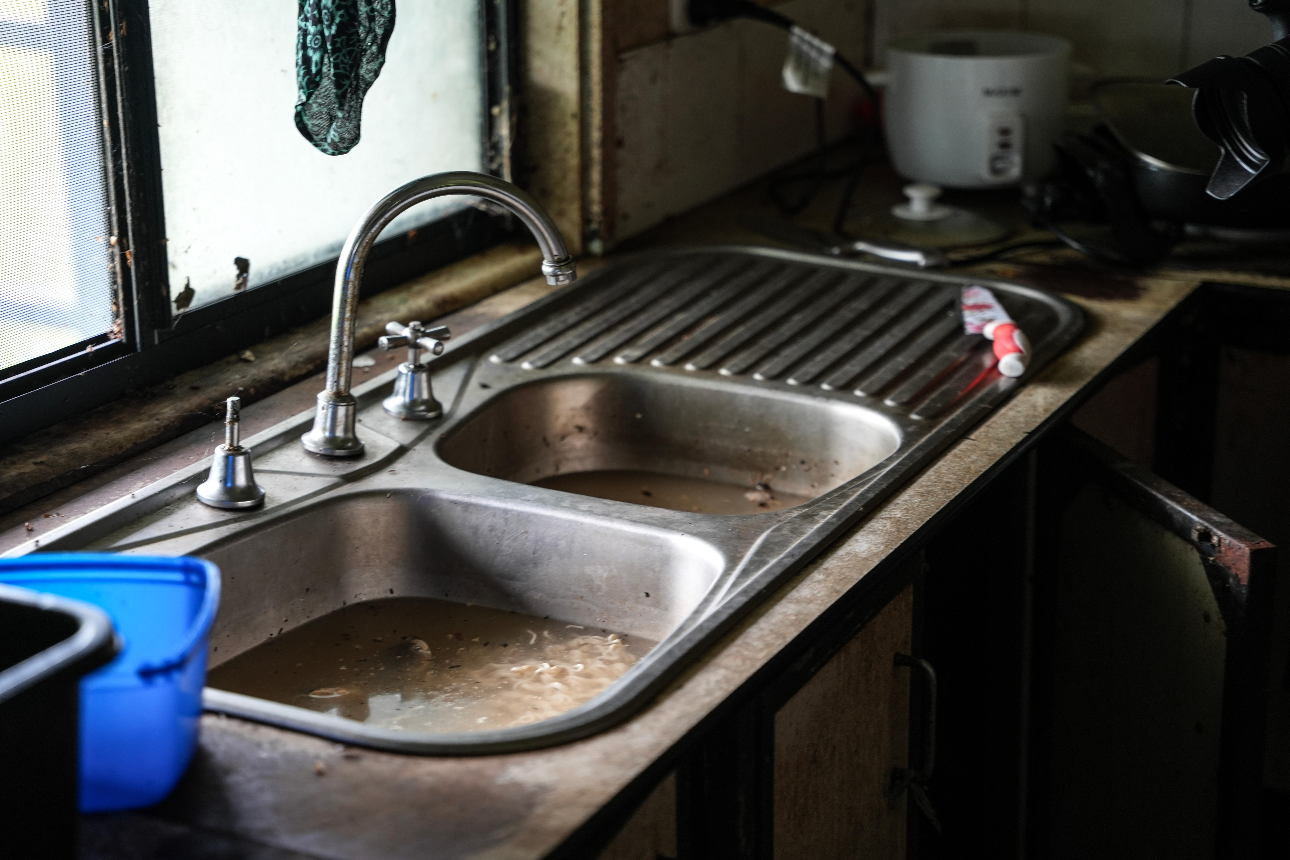 kalumburu housing sink