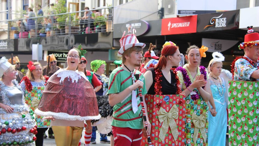 A human christmas pudding in the Hobart pageant 2017.