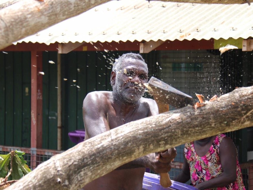 Don Wininbea goes old school on a tree