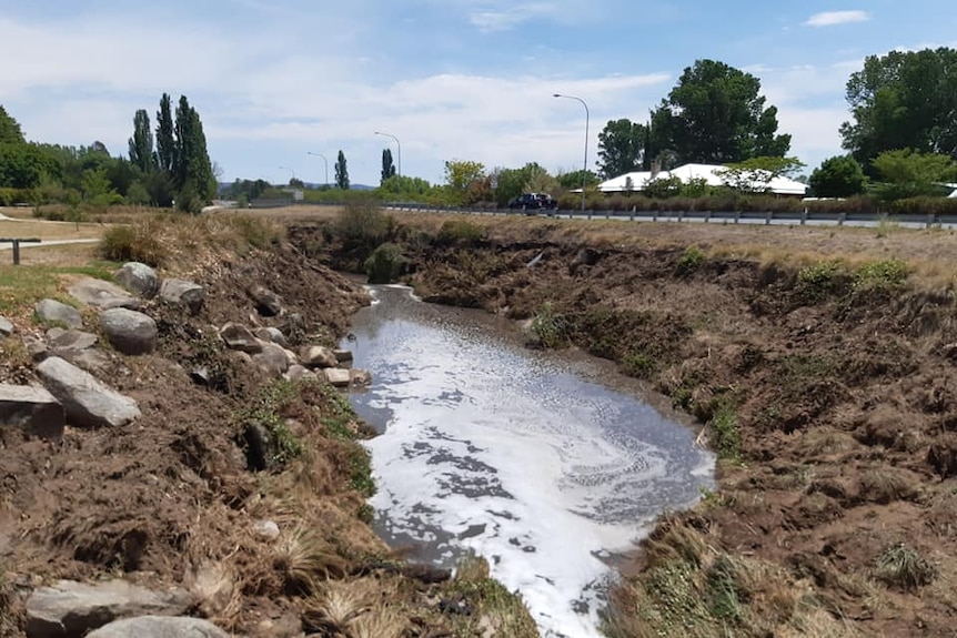 Dirty water runoff after bushfires in Tenterfield.