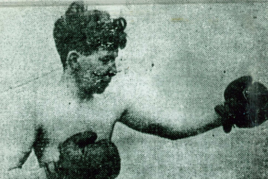 Albert Dussart boxing