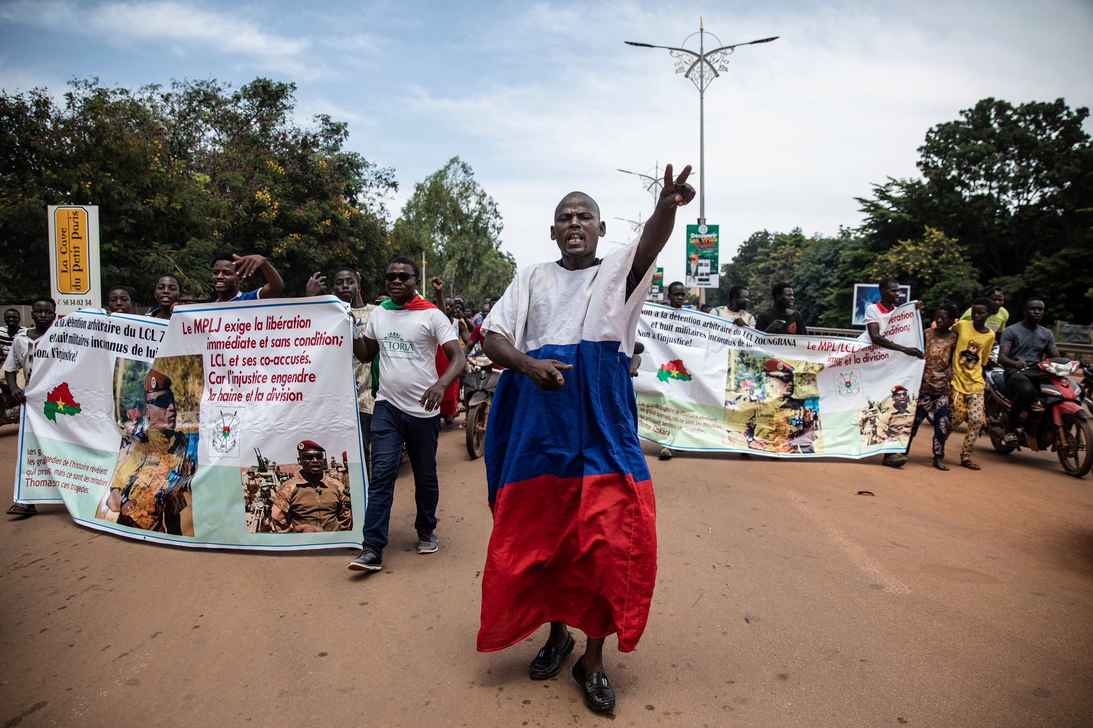 Burkina Faso President Resigns On Condition Coup Leader Guarantees His ...