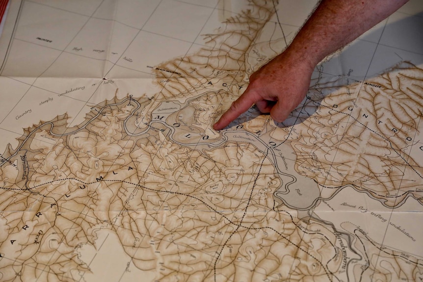 Descendant of original Canberrans with topographical map from 1909.