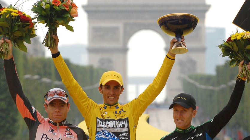 Cadel Evans, Alberto Contador and Levi Leipheimer stand on the podium after the 2007 Tour.