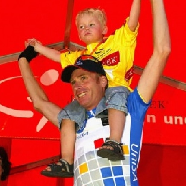 TDU winner in 2004 Patrick Jonker of UniSA team with his son on his shoulders