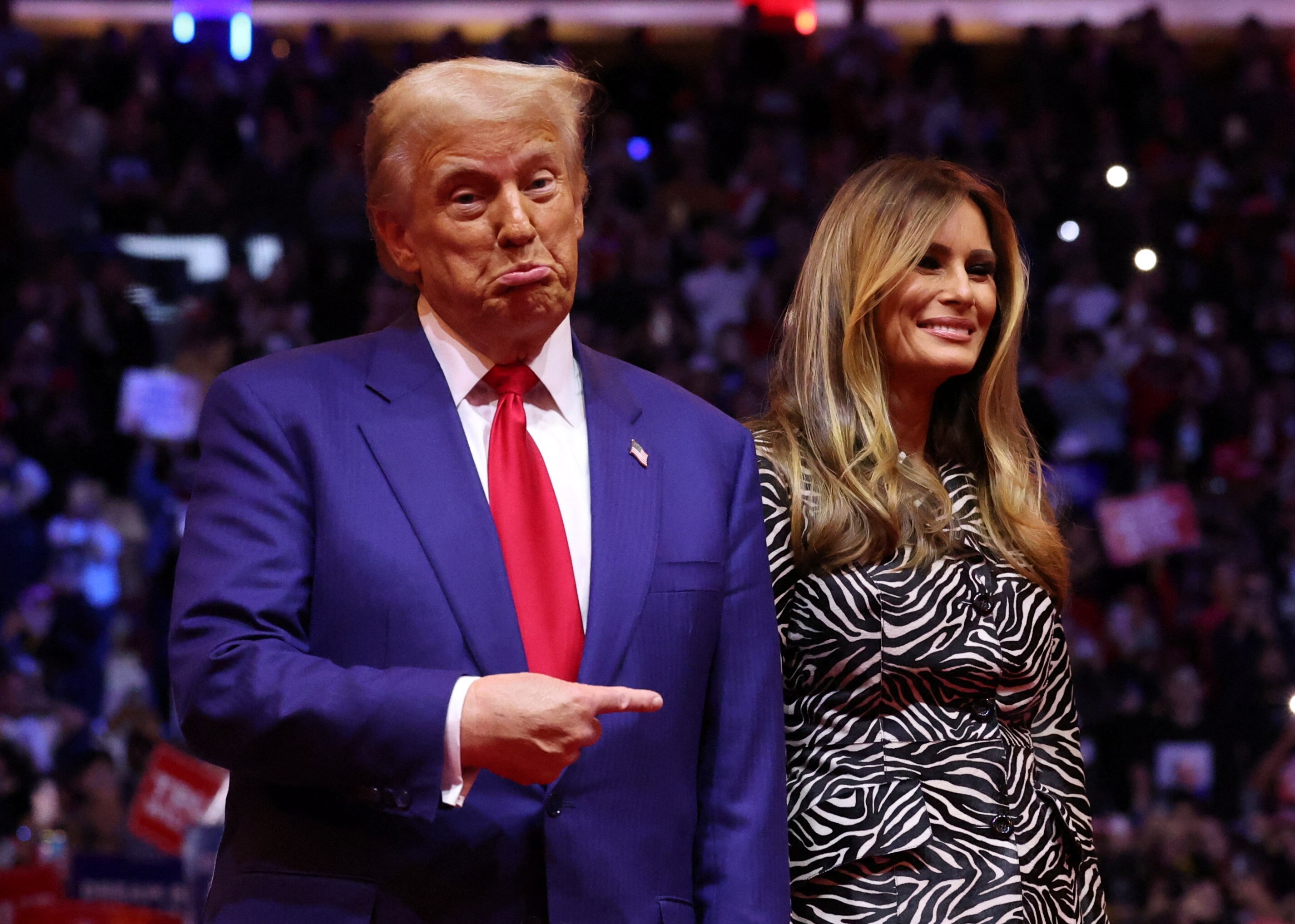 Trump takes aim at undocumented immigrants during rally - ABC listen
