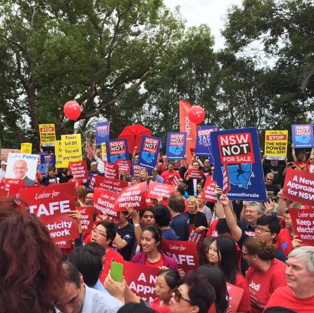 Crowd at ALP anti-privatisation rally in Burwood