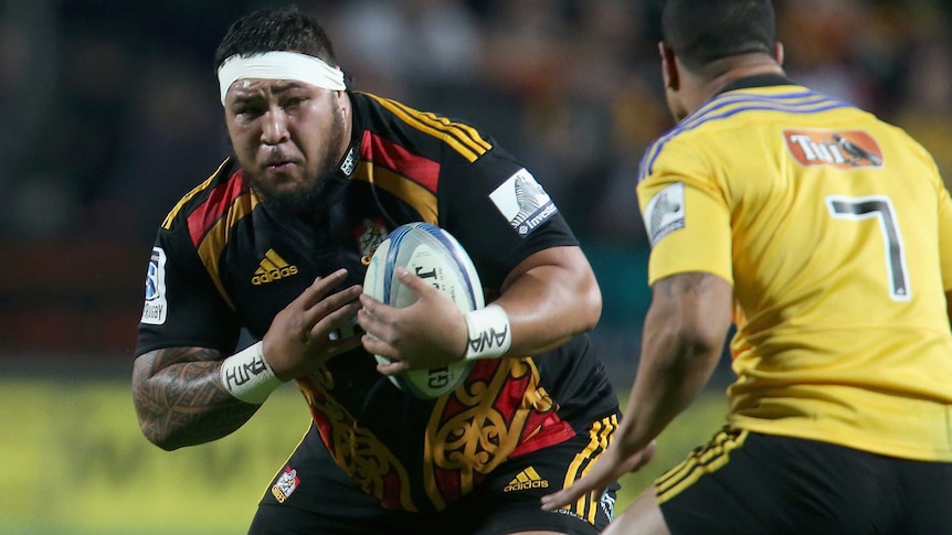 Ben Tameifuna takes the ball forward for the Chiefs