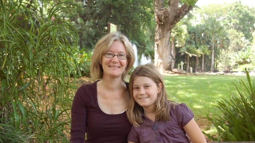 A photo of Paula Schubert and her daughter.