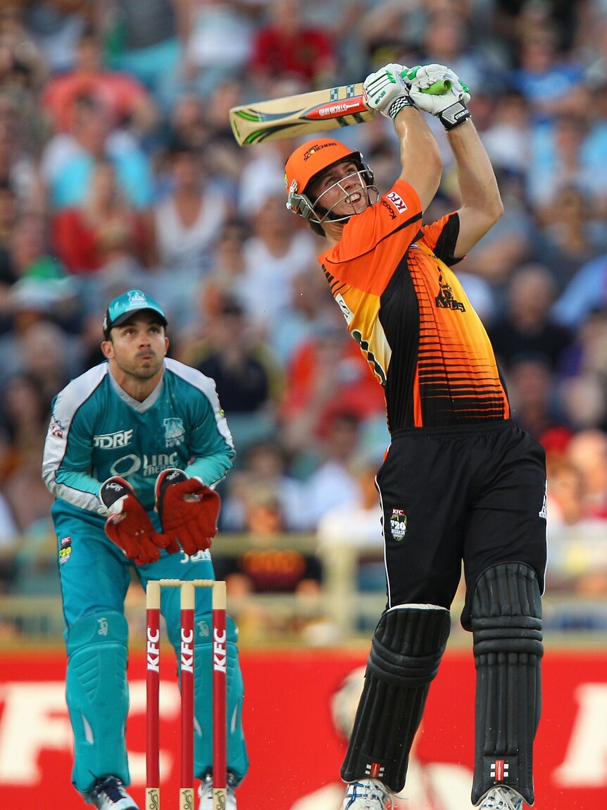 Hitting out ... Mitch Marsh made a blistering 33 in Perth's win (Paul Kane: Getty Images)