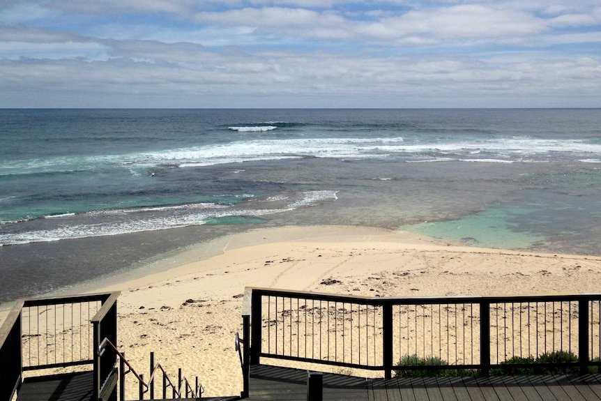 Surfer killed at Surfer's Point beach break at Prevelly near Margaret River in WA's sought west 5 November 2014
