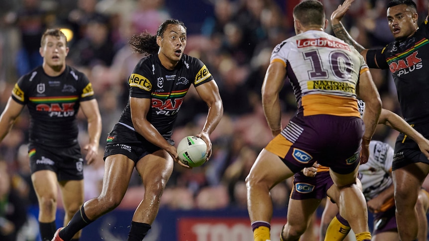 NRL live: Warriors host Knights before Panthers launch premiership defence against Broncos
