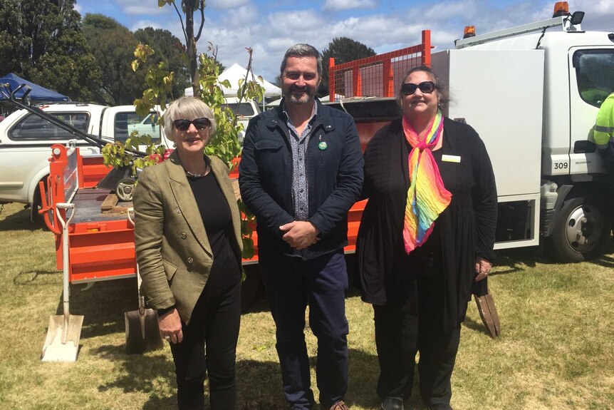 Rodney Croome, Amanda Diprose and Jan Bonde pose for a photo.