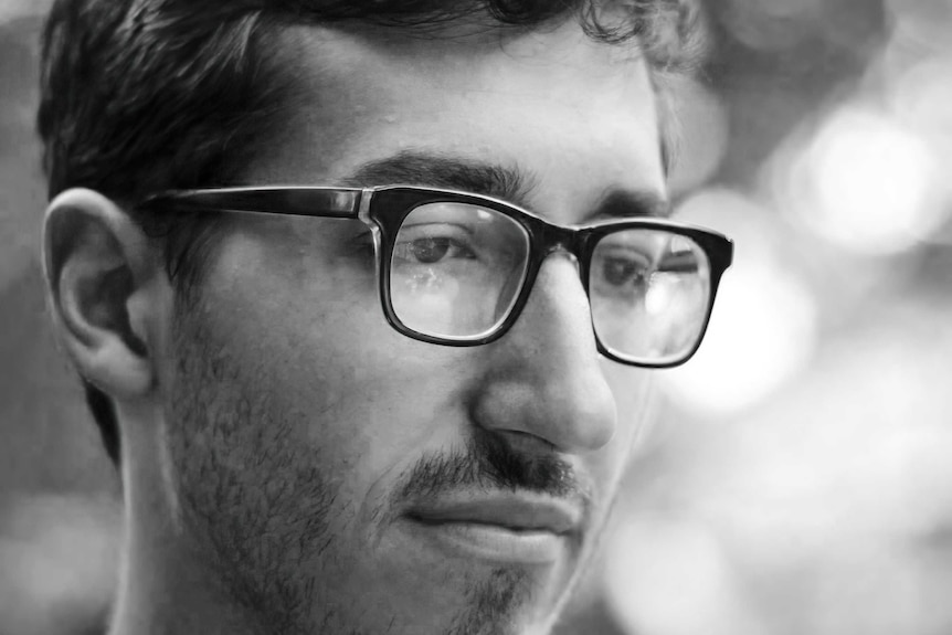 Black-and-white portrait photo of cinematographer Daniel Voshart.
