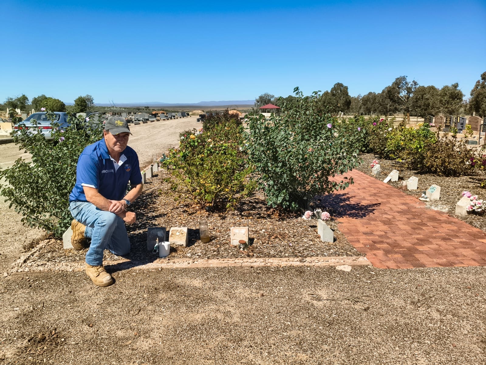 Monumentos cuyas placas de latón han sido retiradas.