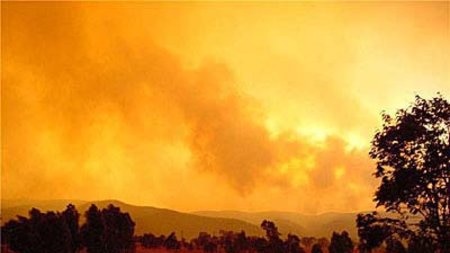 A bushfire around Kambah in Southern Canberra during the 2003 Canberra bushfires.