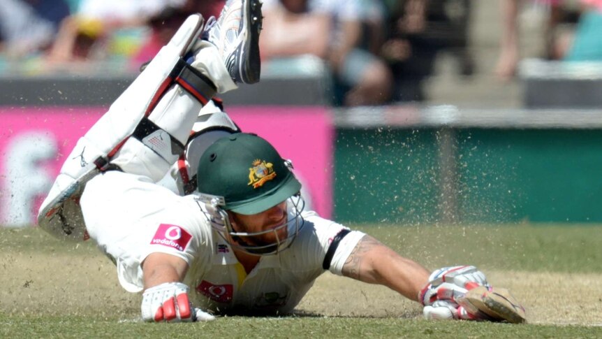 Matthew Wade and Peter Siddle kept the crowd on its toes with desperate running early on day three.