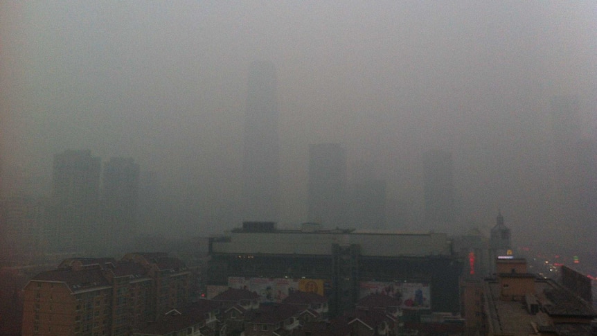 Smog covers downtown Beijing