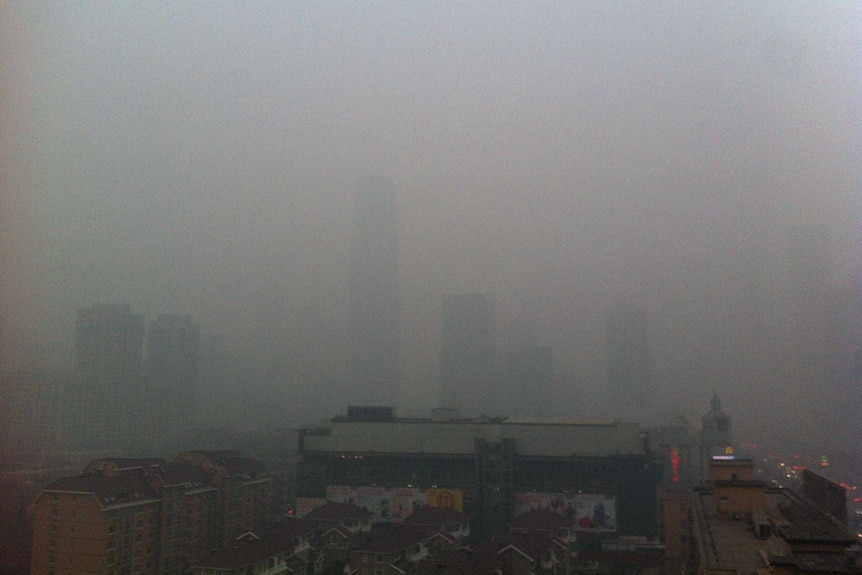 Smog covers downtown Beijing