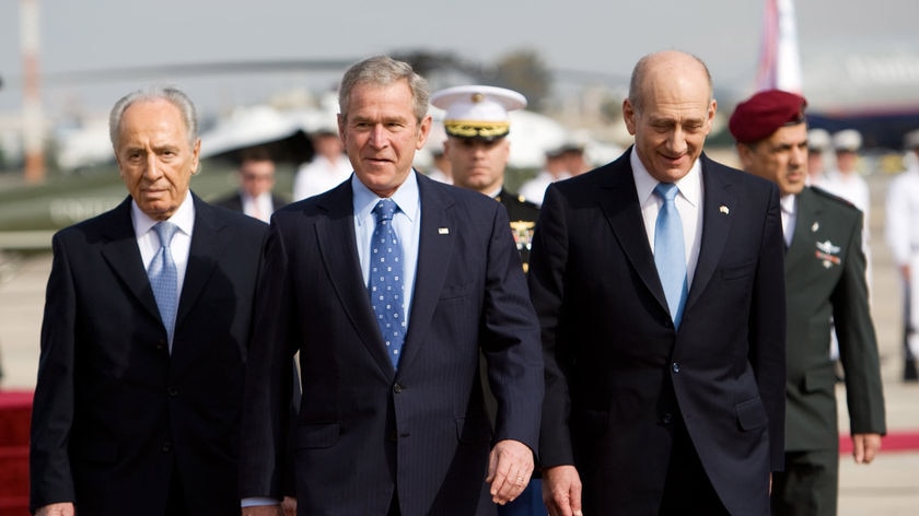 Bush com Peres e Olmert em Israel