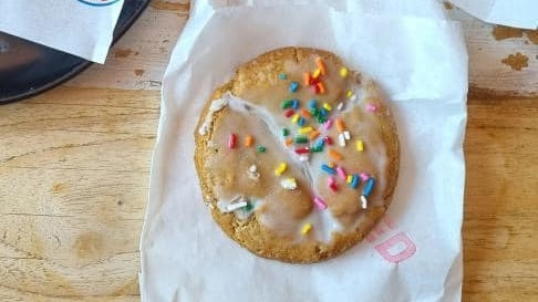 UK bakery reported for using illegal US sprinkles