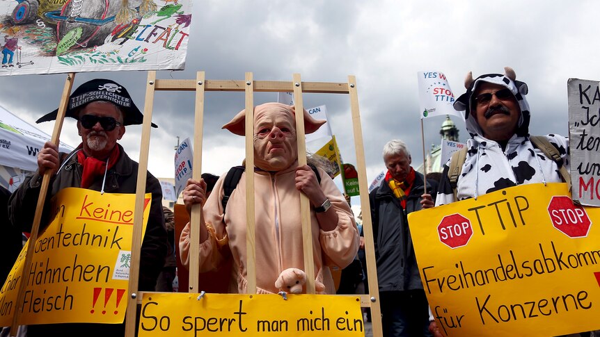 Thousands in Germany rally against Europe-US trade deal
