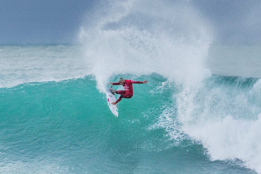 Filipe Toledo on his way to a win at Jeffreys Bay