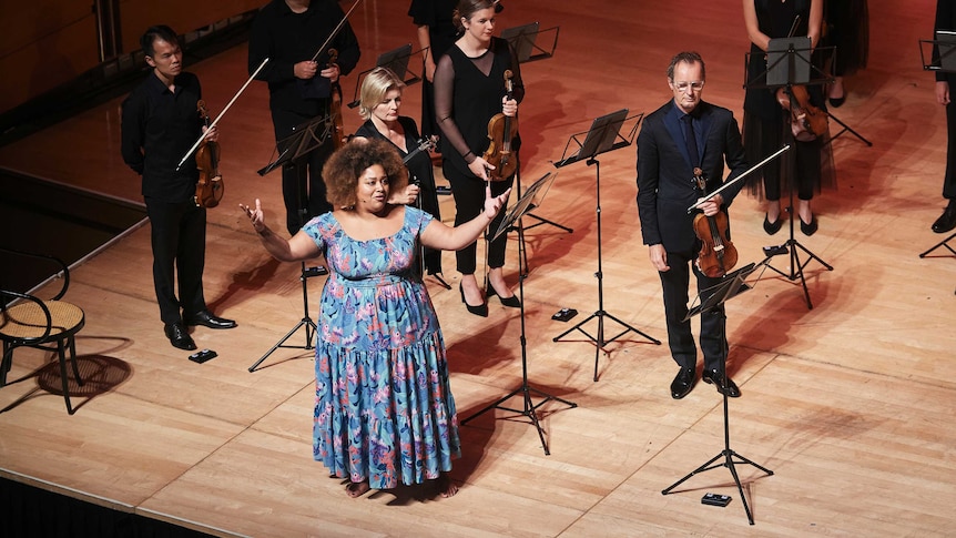 Angela Nica Sullen, Richard Tognetti and the Australian Chamber Orchestra.