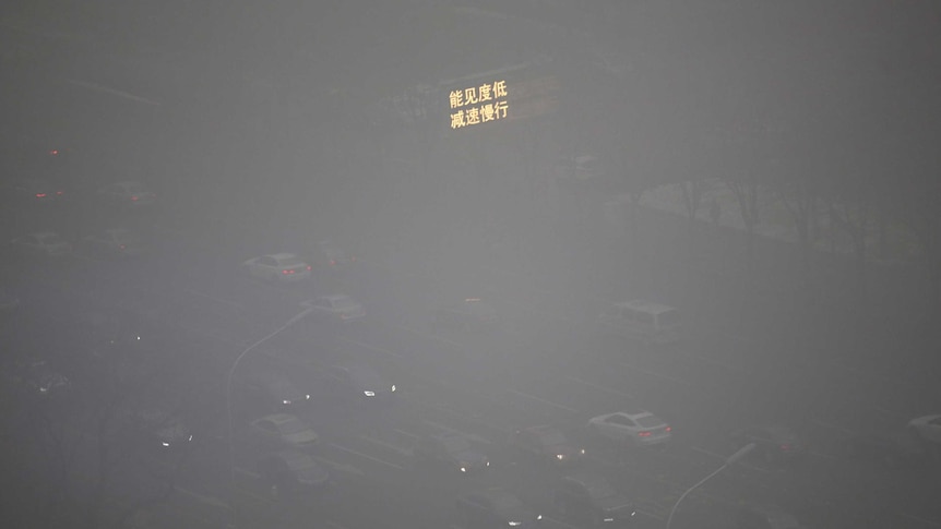 Smog covers China's capital Beijing