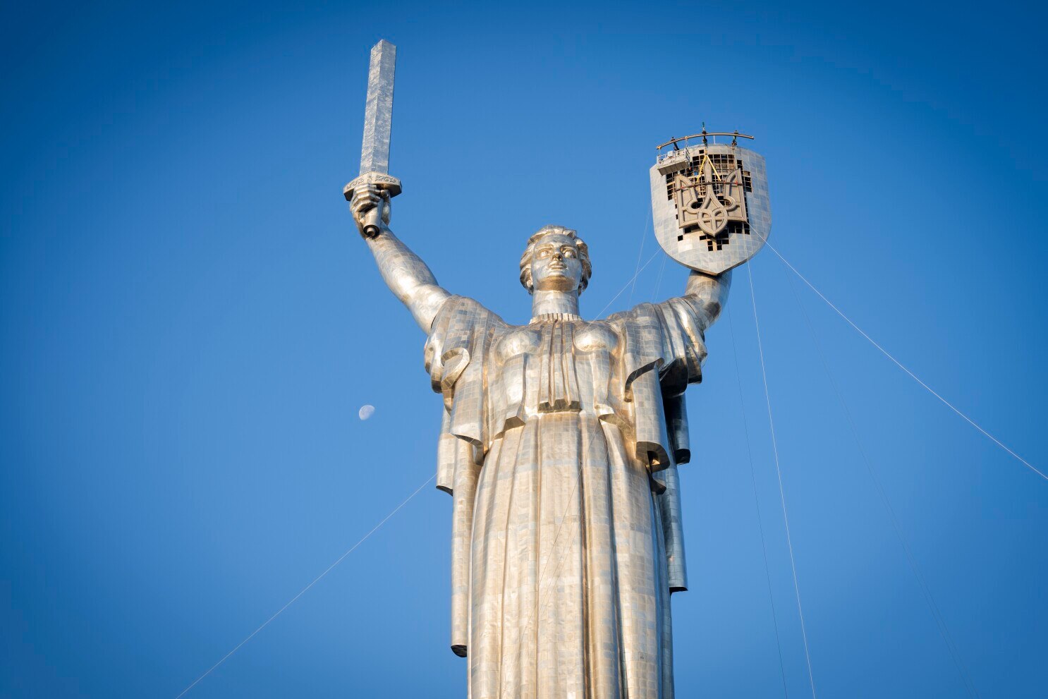 statue ukraine jpg