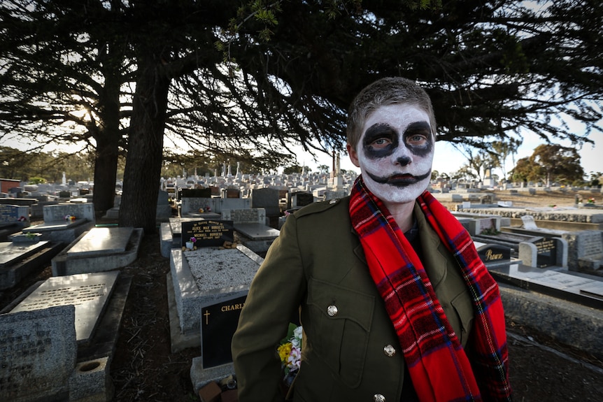 Bendigo South East College student Patti Fawcett dressed as poet William Gay.