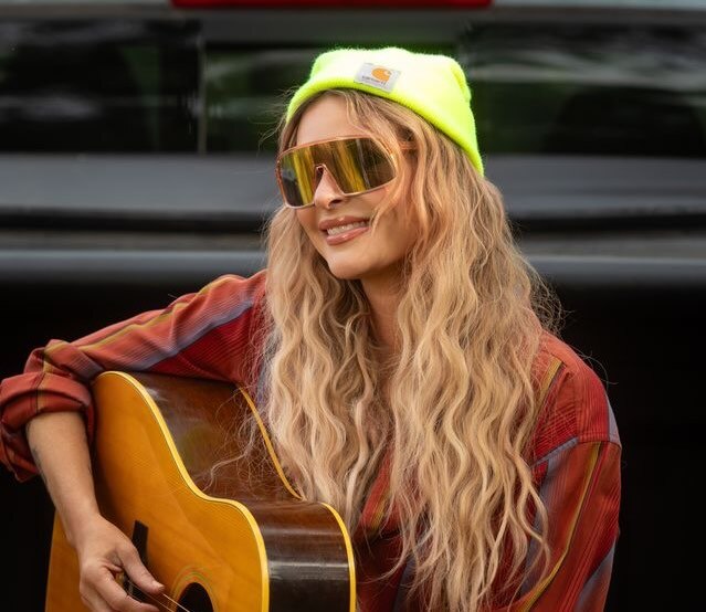 Edge Of Country: Revered country singer Elizabeth Cook returns with new ...