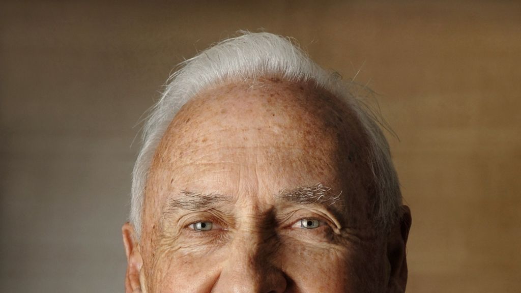 Reclusive healthcare billionaire Paul Ramsay dies - ABC News