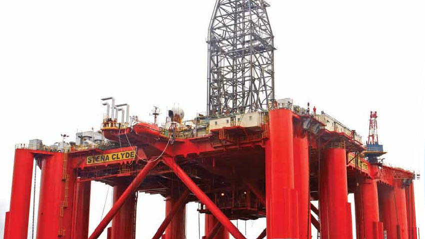 Union takes legal action over rig access