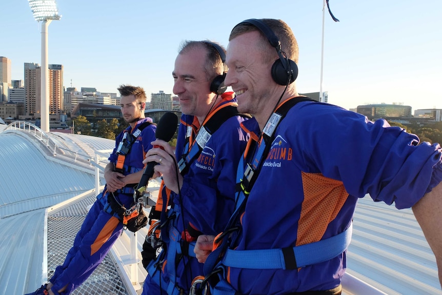 Gerard Whateley and Chris Rogers commentate on Adelaide Oval roof