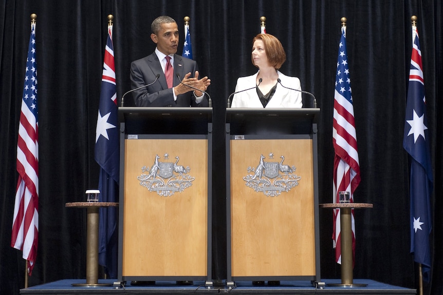 Barack Obama and Julia Gillard announce US troop boost. (AFP: Saul Loeb)