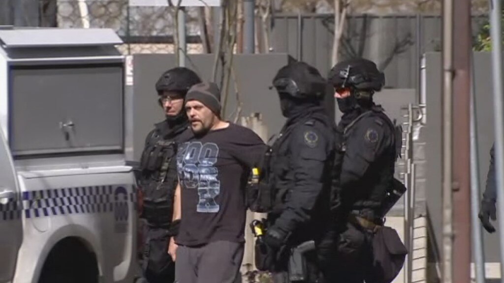Adelaide CBD siege ends peacefully with man taken into custody - ABC News