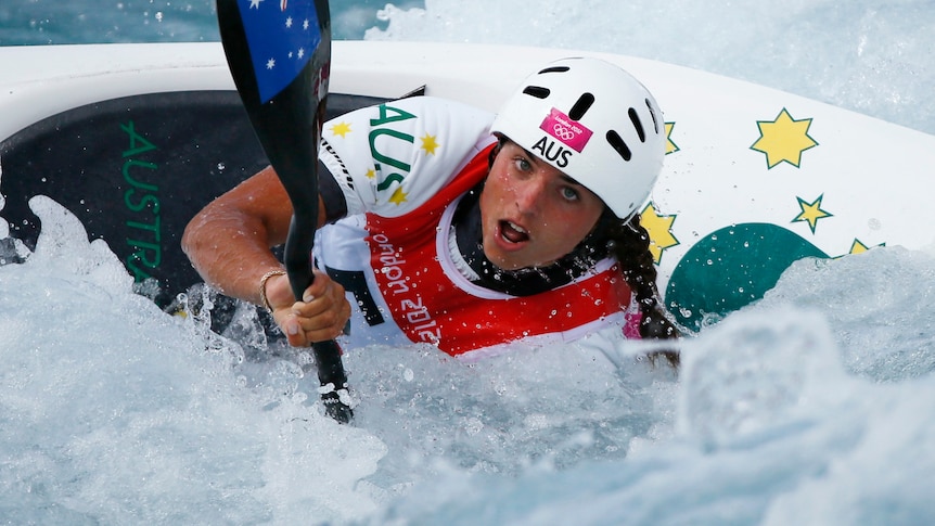 Australia's Jessica Fox produced a brilliant second run to make the semis of the women's K1.