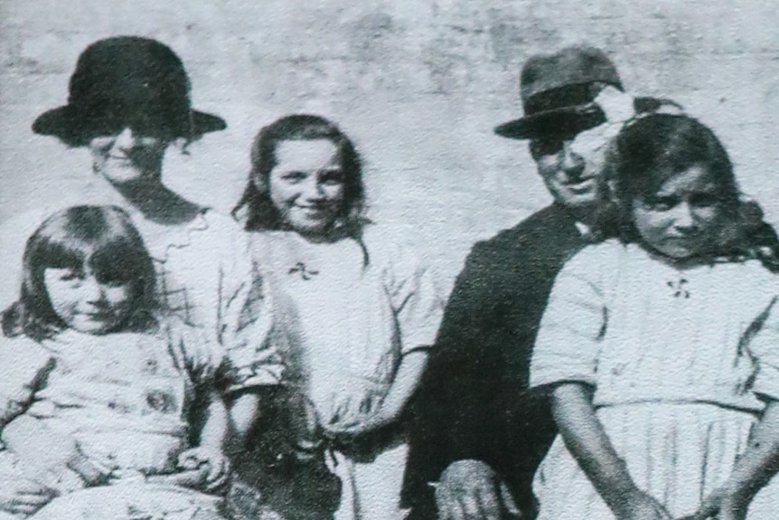 A Young Phoebe Parker with her family circa 1920s.