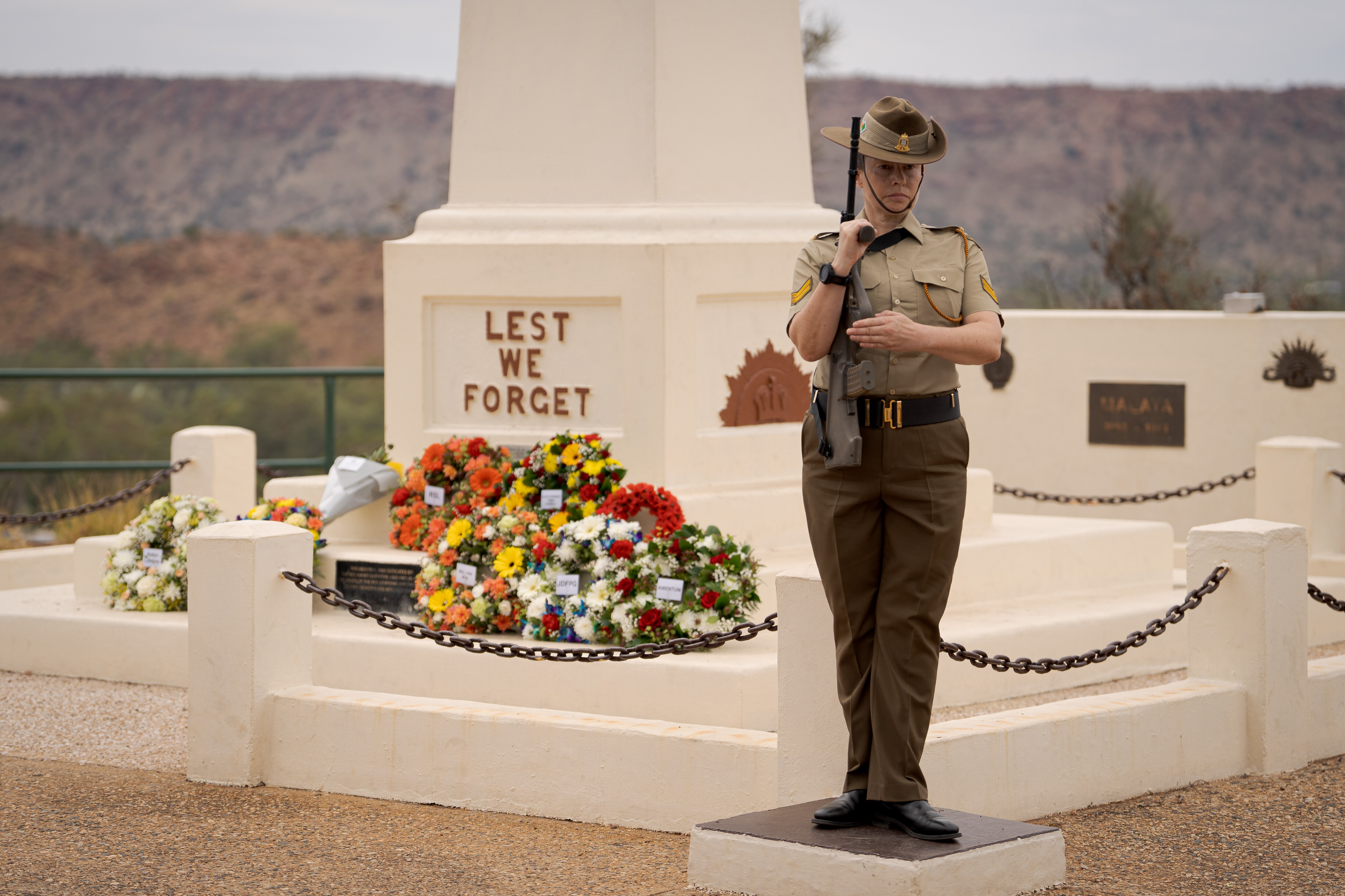 Australia pauses for Remembrance Day - ABC listen