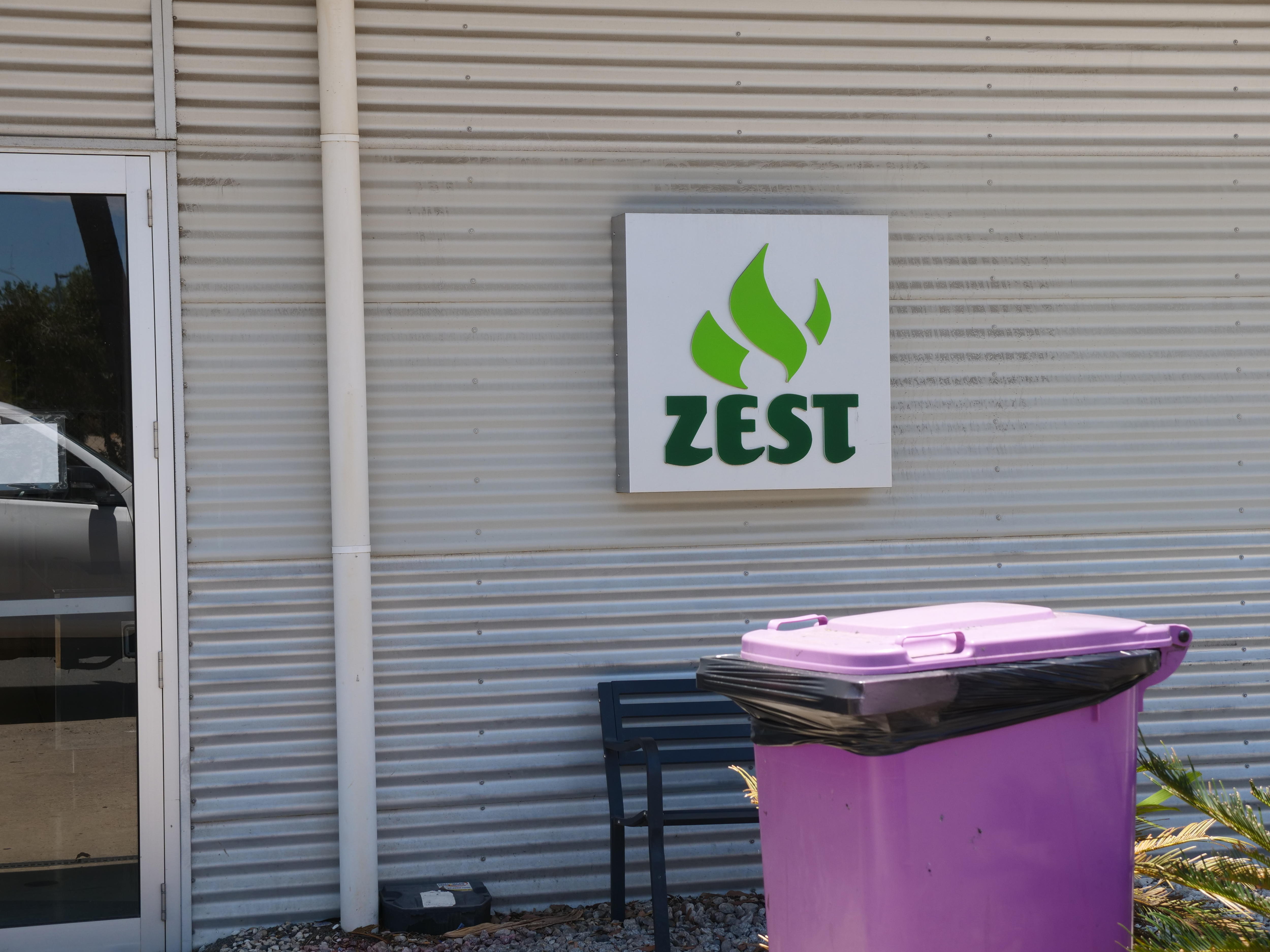 Se puede ver un letrero que dice 