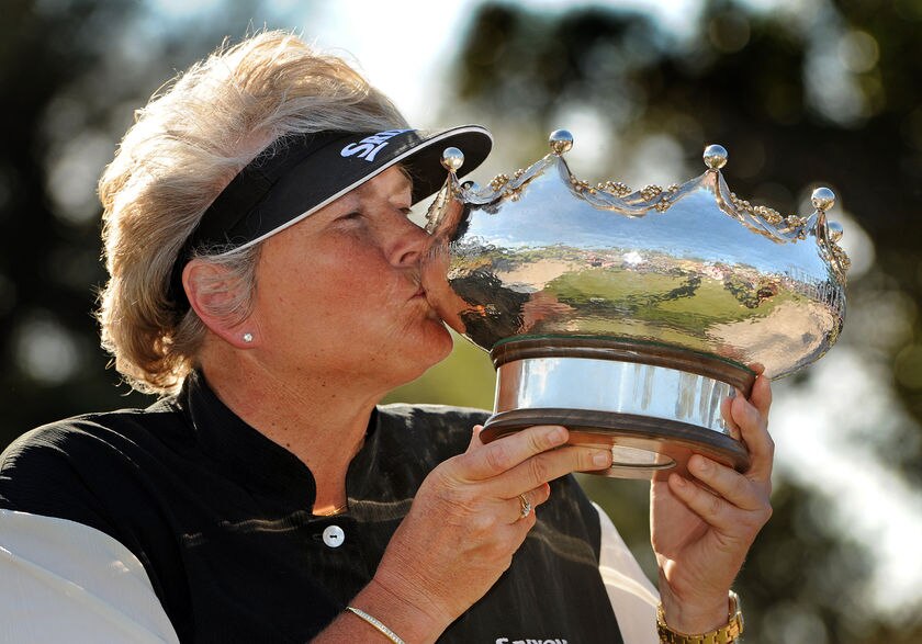 Laura Davies honoured by St Andrews membership ahead of Ladies Masters ...