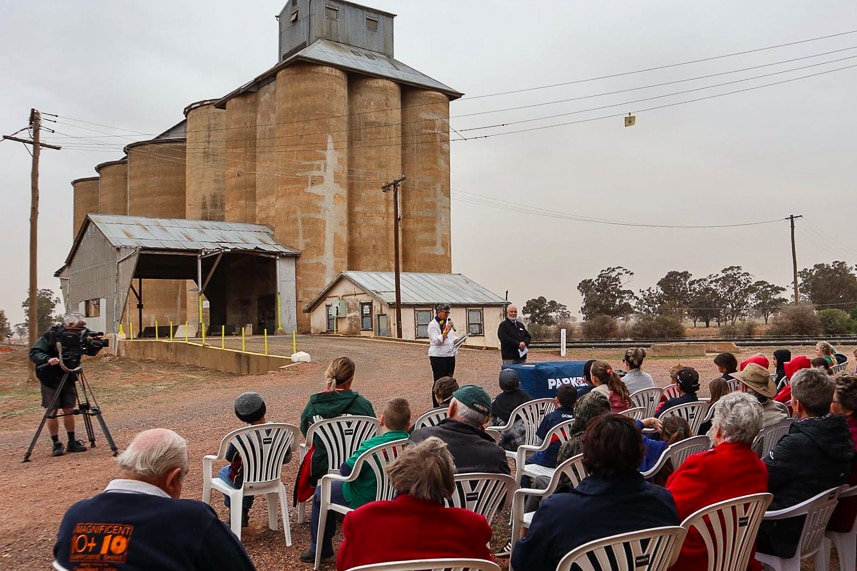 Crowd gathered at Peak Hill silo.