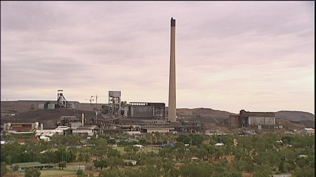 Xstrata rejects new Mount Isa lead contamination study - ABC News