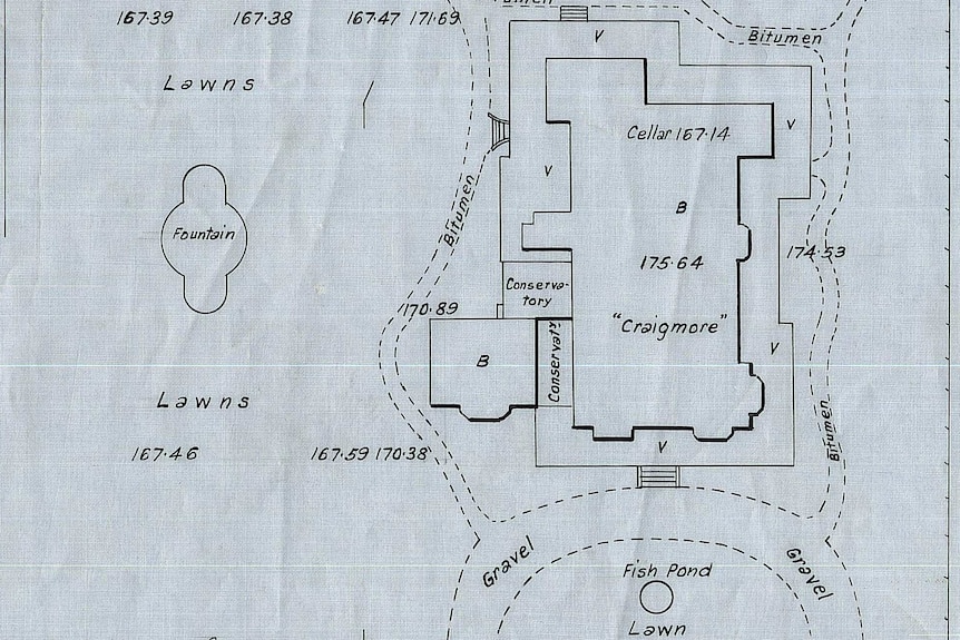 Hand drawn black and white survey map showing the layout of an old house and garden and the materials used.