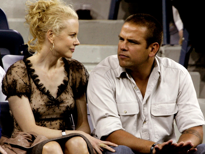 Nicole Kidman chatting to Lachlan Murdoch
