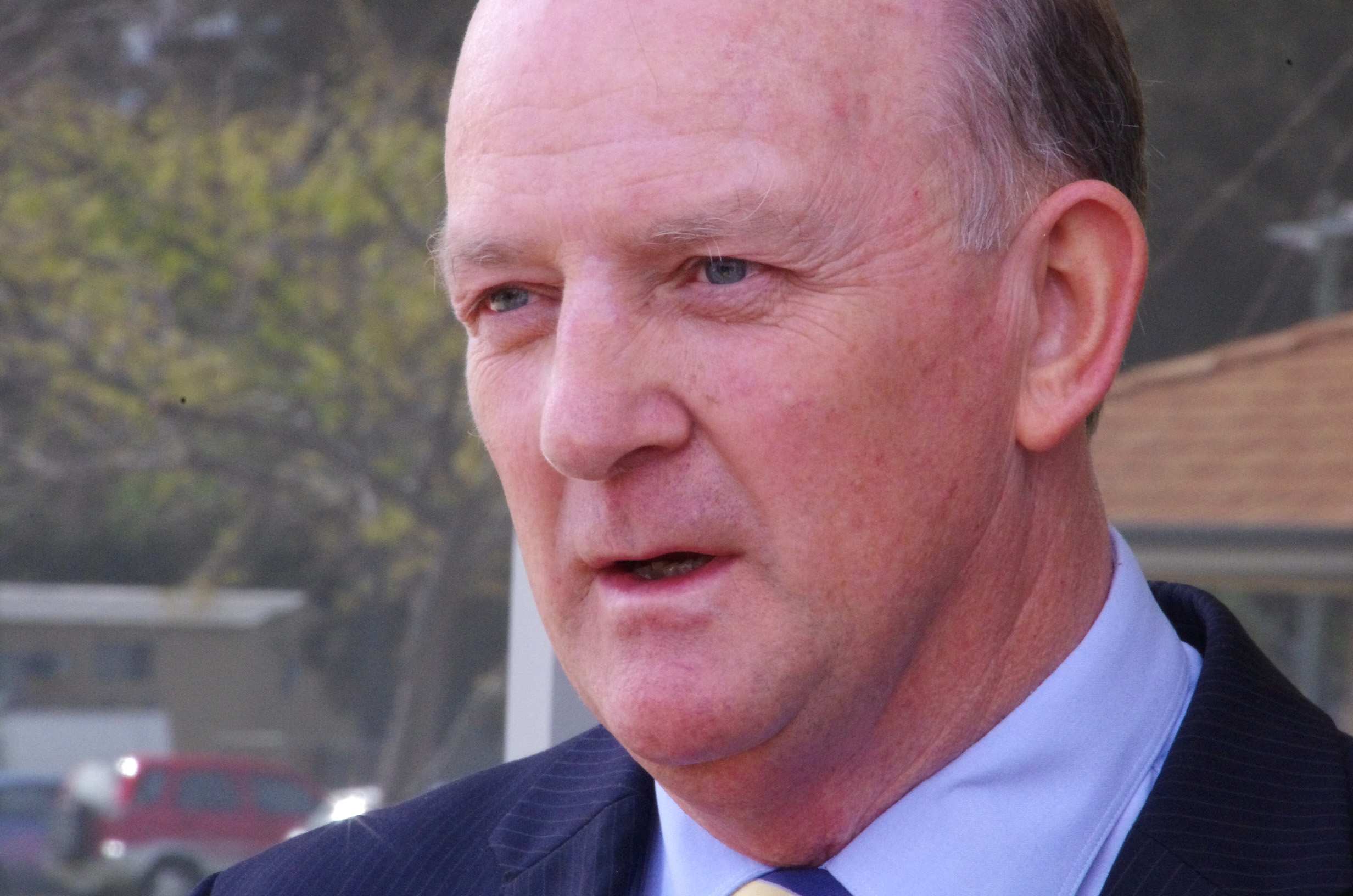 'Naive' Dean Nalder needs to back Colin WA Liberal leadership