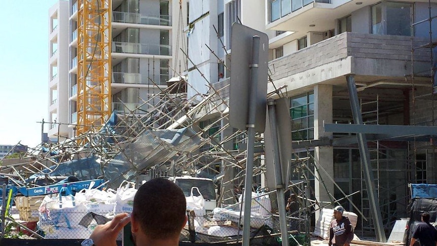 Scaffolding collapses in Mascot