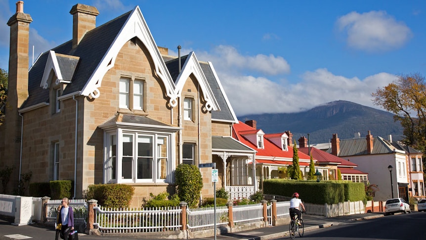 Almost 50pc of Hobart's short-stay accommodation used to be long-term rentals, report finds