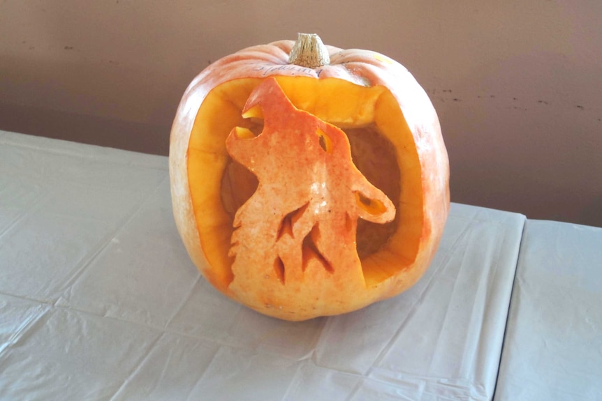 Wolf pumpkin-carving